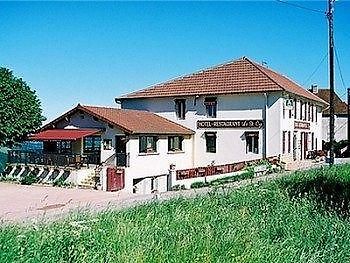 Logis Le Saint Cyr Hotel Montmelard Kültér fotó