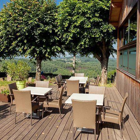 Logis Le Saint Cyr Hotel Montmelard Kültér fotó