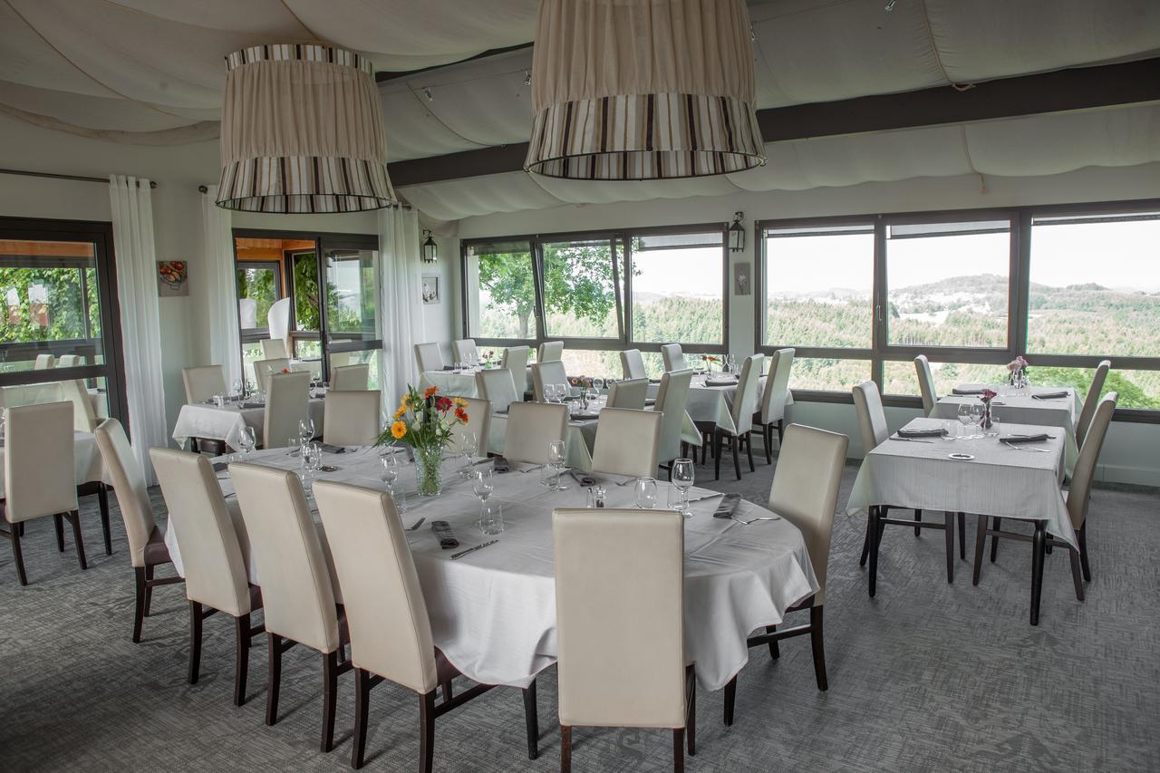 Logis Le Saint Cyr Hotel Montmelard Kültér fotó