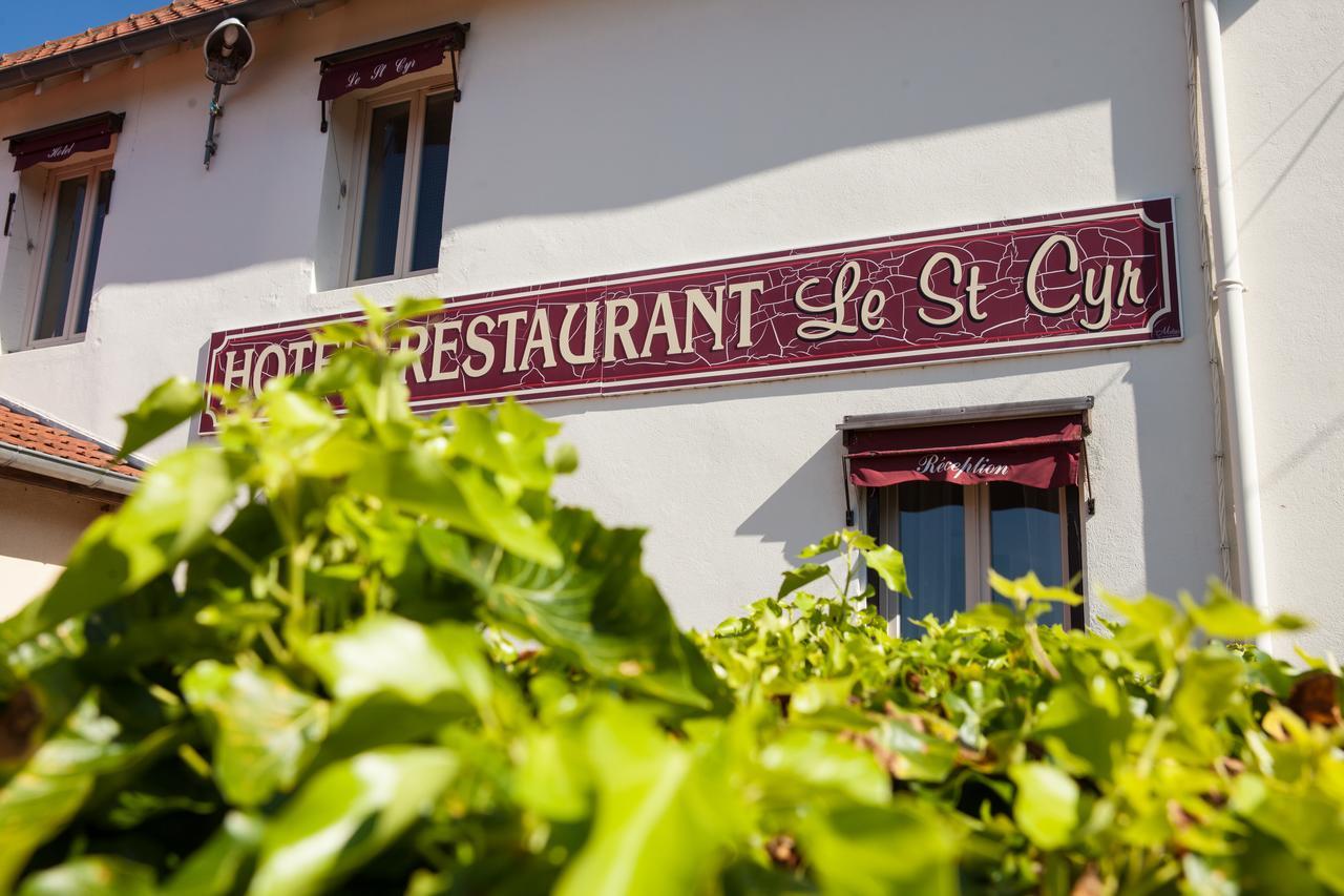 Logis Le Saint Cyr Hotel Montmelard Kültér fotó